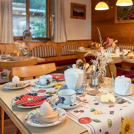 Guest house Fruehstueckspension Muellergut Sankt Martin bei Lofer